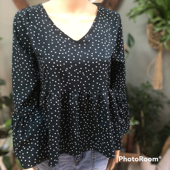 Green long sleeve top - Picture 2 of 13